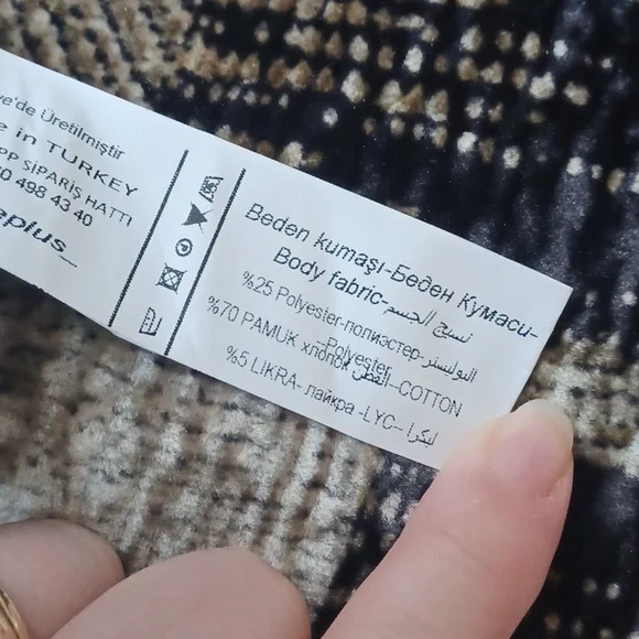 Colorful Turkish Geometric Patterned Shorts - Size Medium - Picture 5 of 6